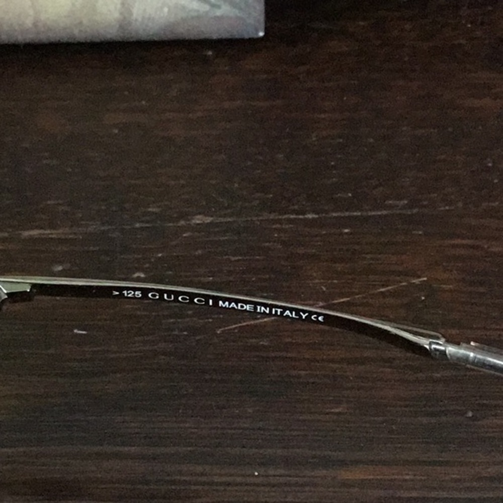 Gucci Glasses - Picture 4 of 7